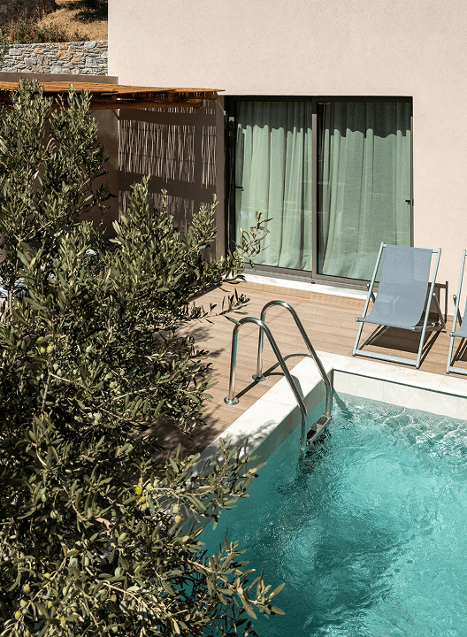 Heromylos Pool Junior Suite Amenities